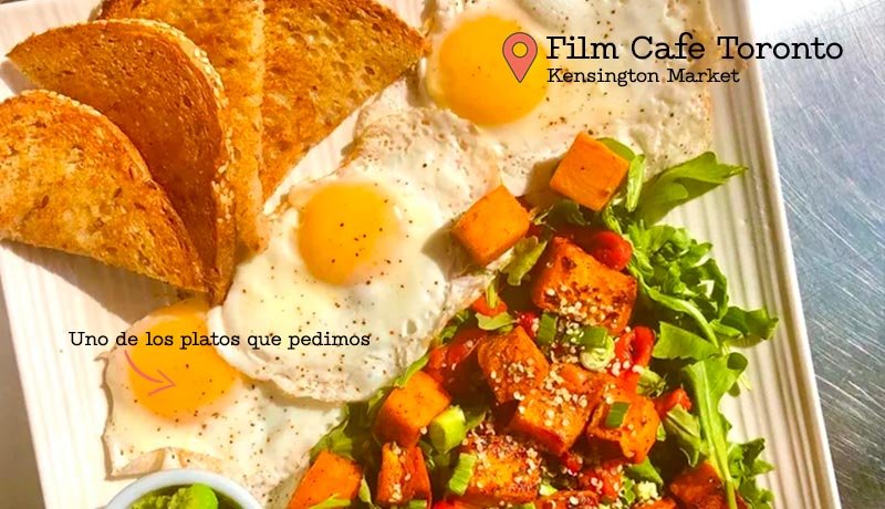 Comida en Film Cafe Toronto de Kensington Market