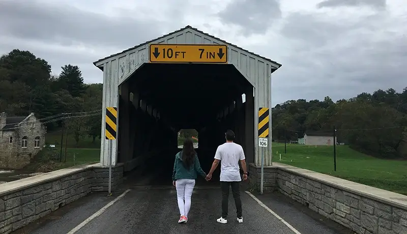Entrada al Pine Grove Covered Bridge, en Ashville Road, Lancaster County