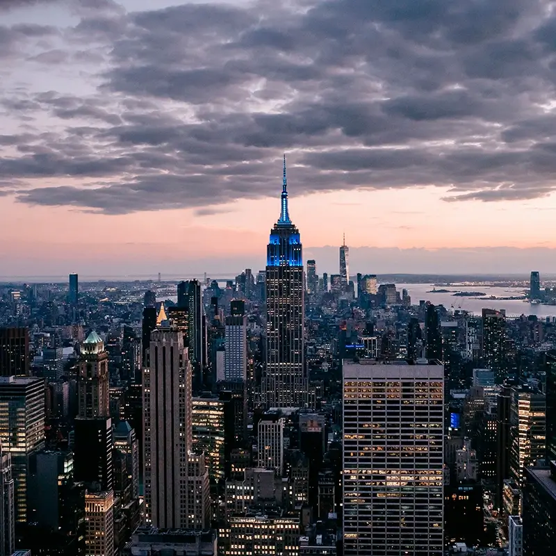 Vistas del Empire State Building al atardecer desde el Top of the Rock, Nueva York