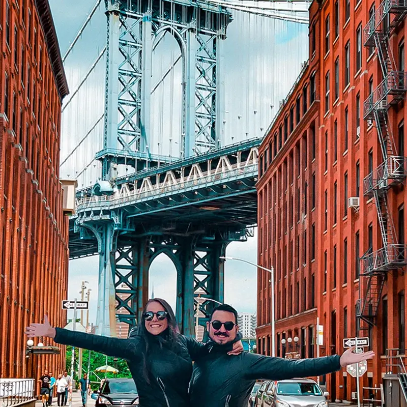 DUMBO en Brooklyn, con el puente de Manhattan de fondo