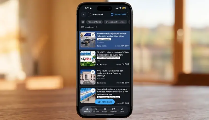 Listado de actividades de Nueva York en la app de GetYourGuide con el tour en helicóptero sobre Manhattan