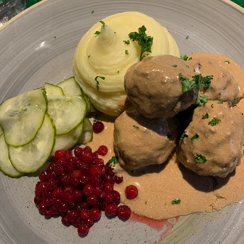 Prueba las auténticas albóndigas suecas (Kottbullar) en Slingerbulten